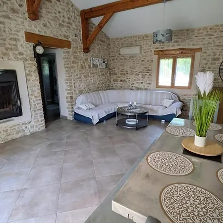 Mas En Pierre Entre Gard Et Ardèche Avec Jardin