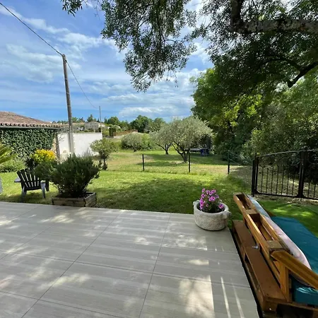 Mas En Pierre Entre Gard Et Ardèche Avec Jardin